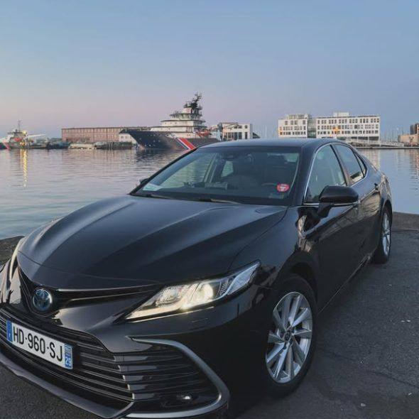 Toyota Camry AlloAlex au port de Brest